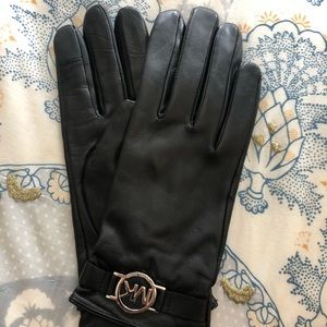 NWOT Michael Kors Leather Gloves Black